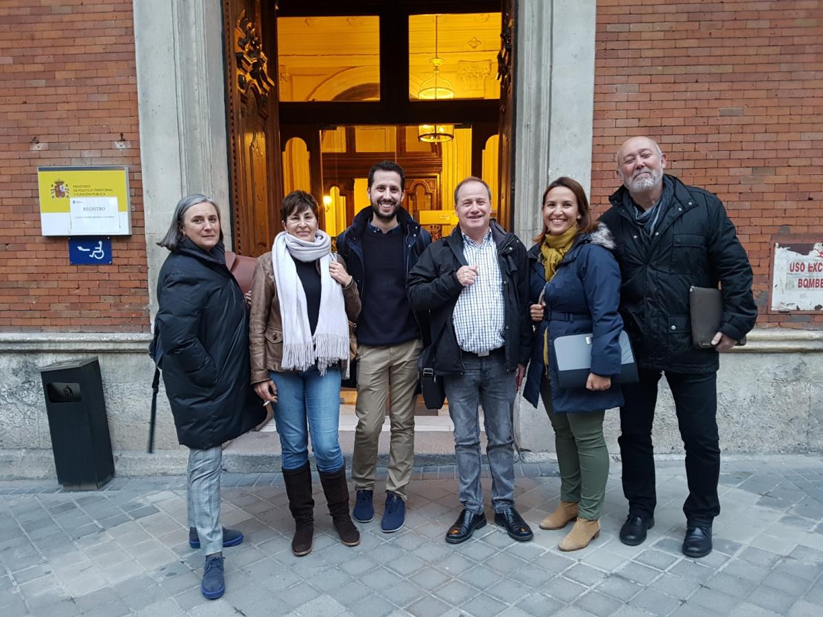 Equipo negociador de CCOO tras la firma del Acuerdo de ampliación del permiso de paternidad