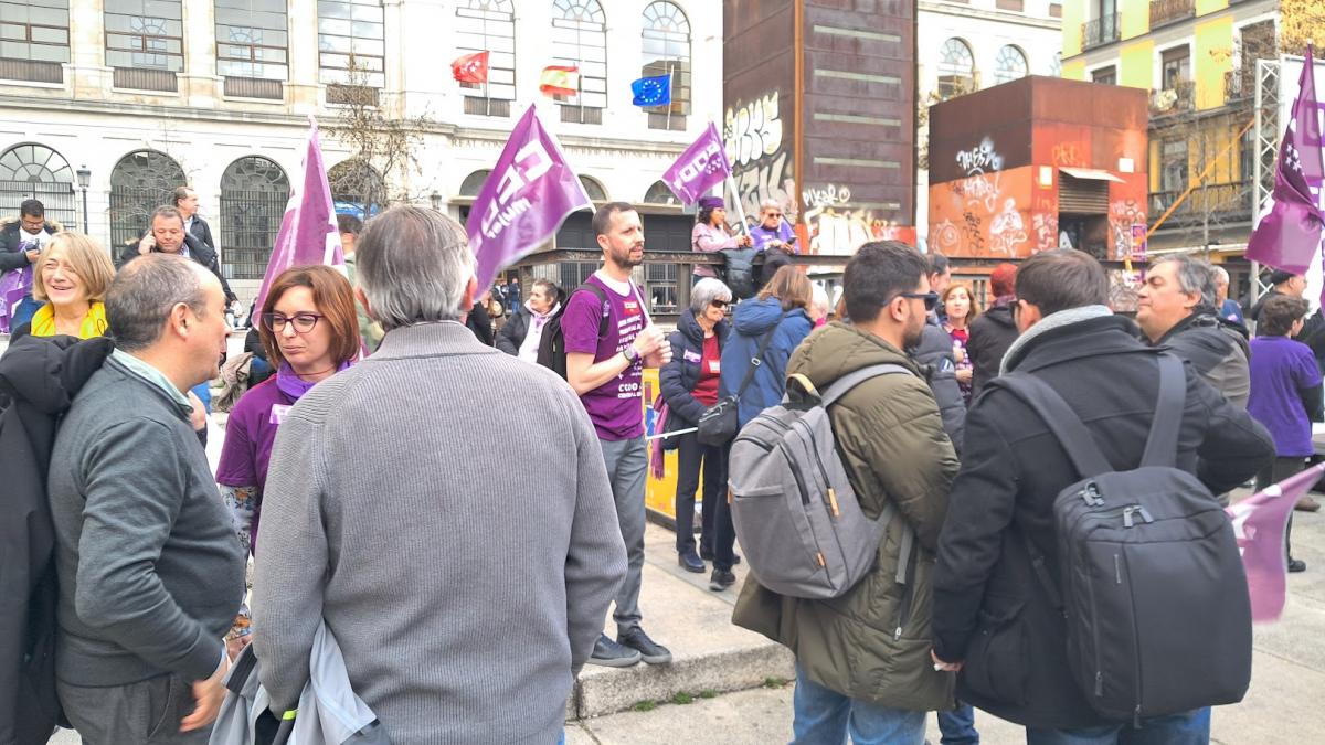 Concentración 8M en la Plaza del museo Reina Sofía de Madrid