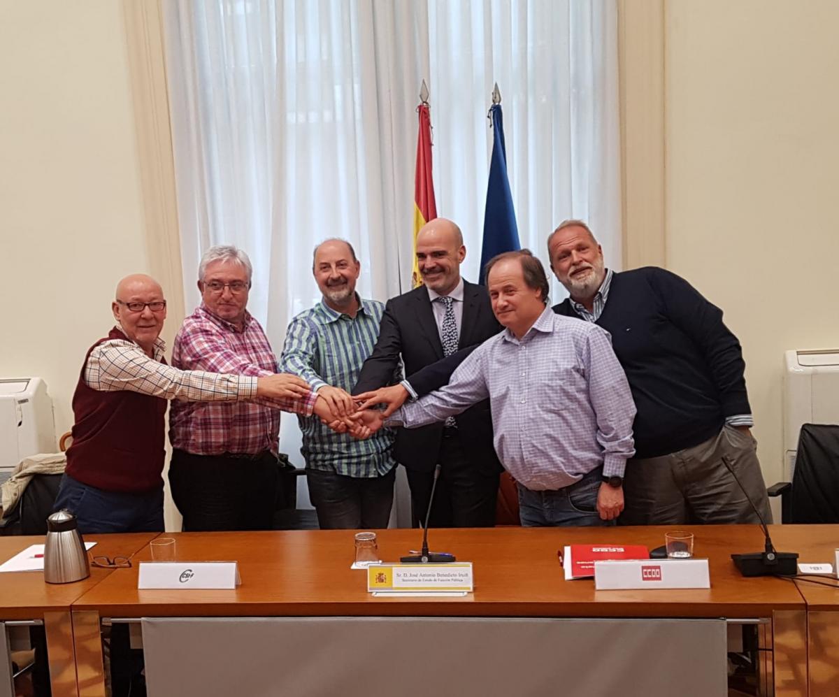 Firma del I Acuerdo de movilidad del personal funcionario de la AGE