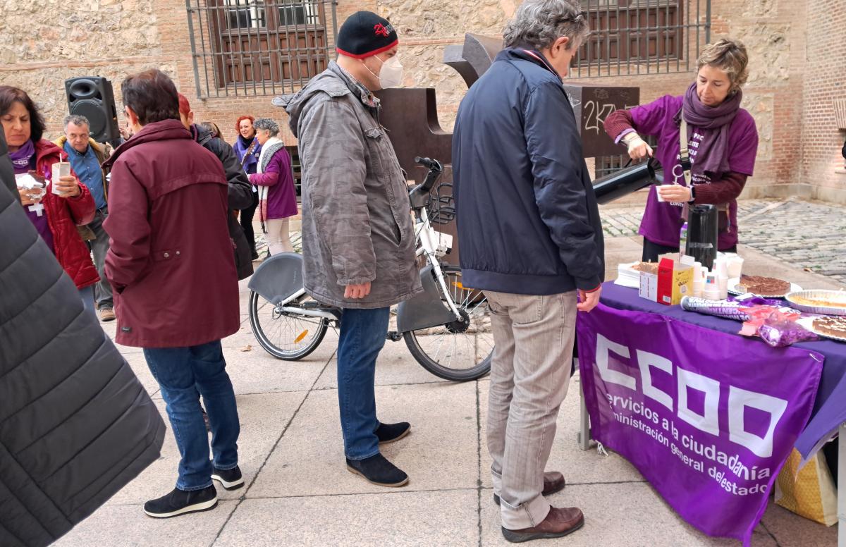 concentración organizada por CCOO MECD en la Plaza del Rey