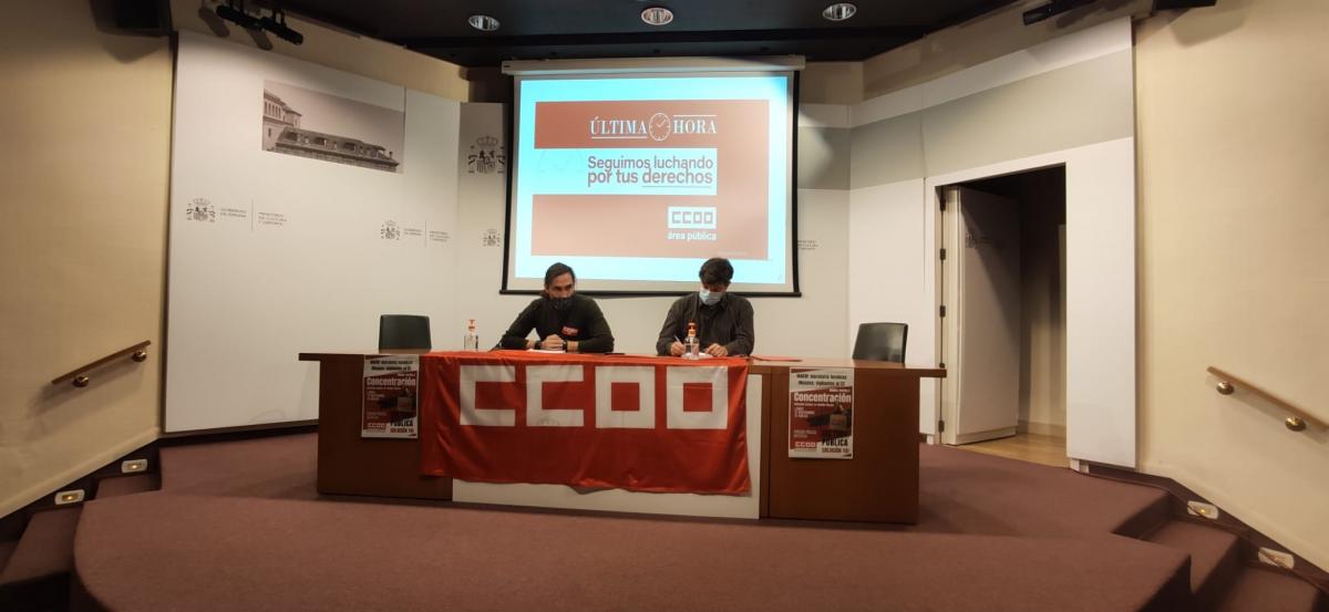 Estamos explicando y contestando a las preguntas de lxs trabajadorxs afectados (Asamblea CCOO en Cultura).