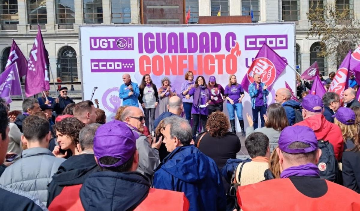 Concentración 8M en la Plaza del museo Reina Sofía de Madrid