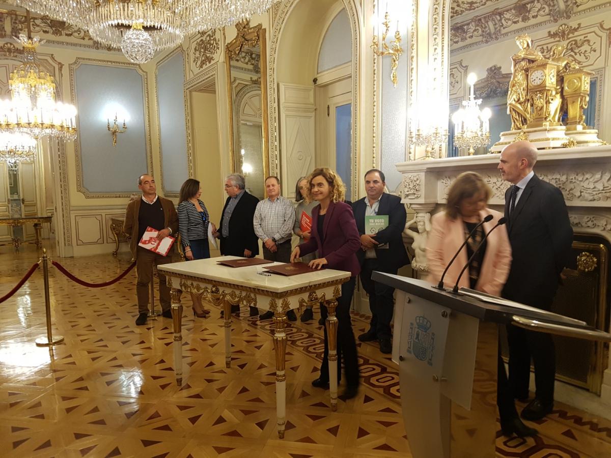 Firma del Acuerdo de ampliación permiso de paternidad, Ministra Meritxel Batet