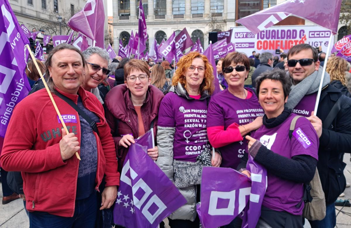 Concentración 8M en la Plaza del museo Reina Sofía de Madrid